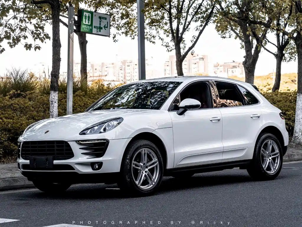 2016款Porsche Macan 2.0T